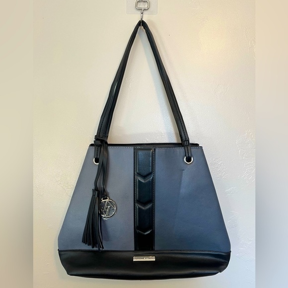 Adrienne Vittadini Tote Bag
Womens Large Taupe/ Black Faux Leather Santa Fe Tote - Picture 1 of 13